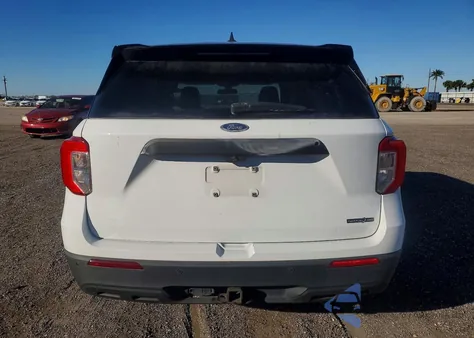 2021 Ford Explorer Police Interceptor z USA, uszkodzony, nr VIN 1FM5K8AB1MGA42202